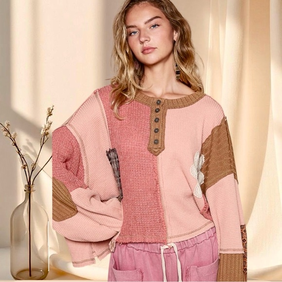 POL Patchwork Knit Henley Pullover Oversized Boho Slouch Sweater (Apricot Multi) - Picture 4 of 7